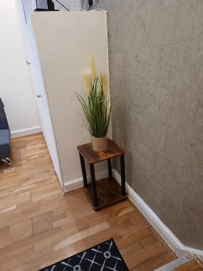 Apartamento F1-Basement Studio Fits 3 Near Paddington Londres Exterior foto